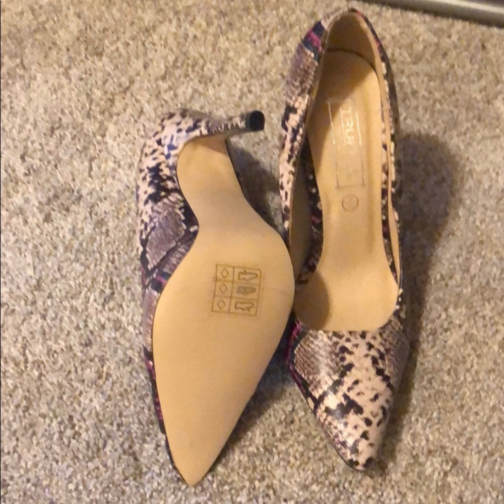 Snakeprint heels
